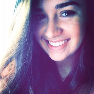 Meet your Posher, Chloe